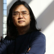 诗歌时刻丨远人：我知道走到深处时，紫金山会把我们抱成两枚亲密的绿叶