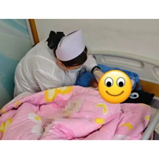 风雪无阻守护安康 湘潭医卫职院附属医院“互联网+护理”温暖寒冬