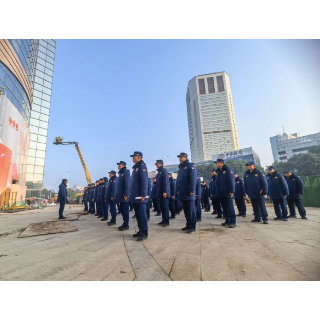 清晨砺剑 湘潭消防组织开展“防消联勤”消防演练