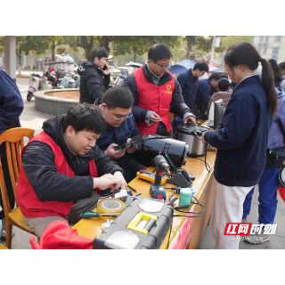 江南工业集团开展“建美好江南”系列学雷锋活动