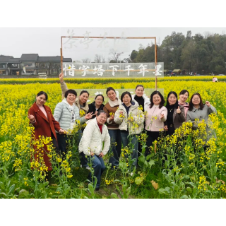 湖南理工职院校工会组织女教职工赴长沙踏青赏春