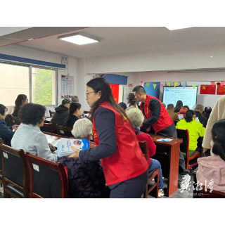 “医保春风”吹进葩金社区 政企携手送上“政策大礼包”