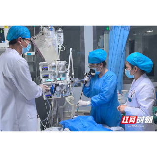 湘潭医卫职院附属医院蒋思:火洲上的“毛医生”