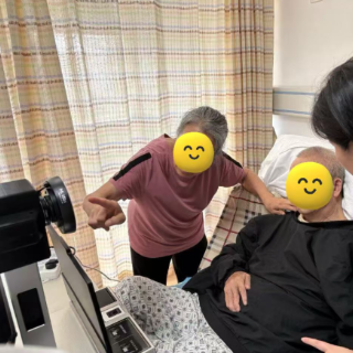 病床前的服务窗口 湘潭公安上门为卧床老人办证