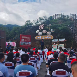 湘潭县首场“书润莲乡”示范性主题阅读推广活动走进铜梁村