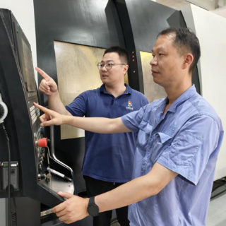 江南工业集团:硕士扎根一线四载 这位90后为装备铸“心”
