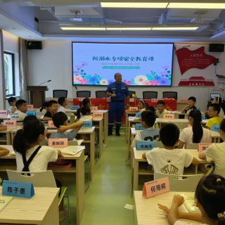 破解暑期看护难题 岳塘区长塘社区公益夏令营开营
