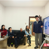 中国石化郴州石油:创新引入智能教学机 打造人才培养新模式