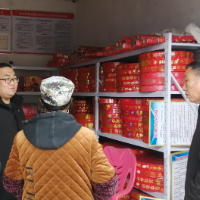 永兴县油麻镇:排查烟花爆竹安全隐患 现场普法筑牢平安防线