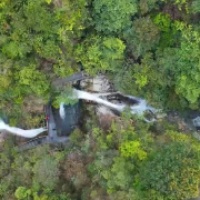 宜章县：醉美莽山 一瀑清凉醉游人