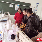 安仁县：干部下沉当“红娘”  破解就业“两头难”