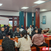 永兴县干劲东路社区开展五四青年节主题读书分享活动