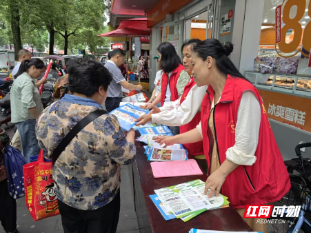 永兴县便江街道坳头上社区：安全宣传进商圈 织密防灾减灾与食安“防护网