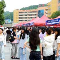 千万招聘专项行动暨湘南幼专2026届毕业生专场招聘会在北湖举行