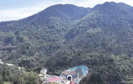 全国首条市域磁浮铁路建设提速