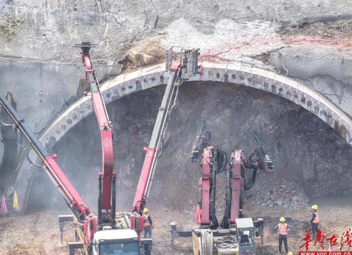 茶绕高速白石隧道进洞施工 迈入主体施工新阶段