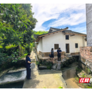 苏仙区：党史工作人员党日活动寻红迹
