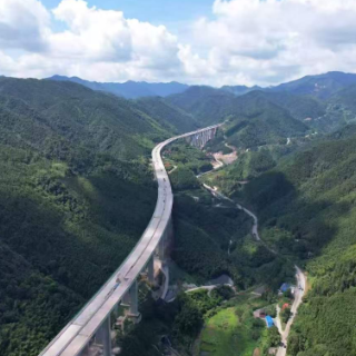 冲刺年底通车!零道高速公路主线全幅贯通