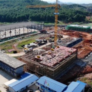湖南江华:战高温 抢进度 稳步推进项目建设