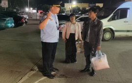 打非治违 重点攻坚 | 凌晨2时，外地乘客被抛高速服务区，邵阳交通执法温情救助