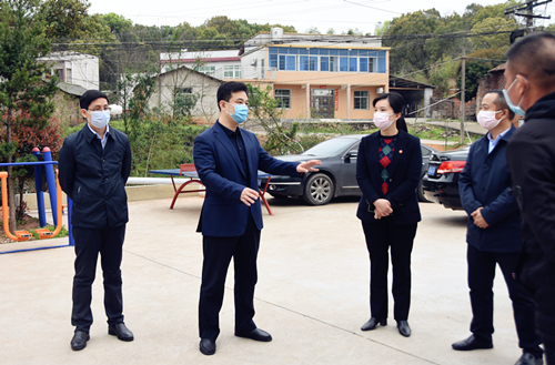 白云峰开展脱贫攻坚"三走访三督导三签字"活动_雨湖要闻_雨湖区站