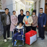 宜章电大师生倾情帮扶重度残疾户