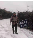 组图 | 冰雪路面上的最美风景线