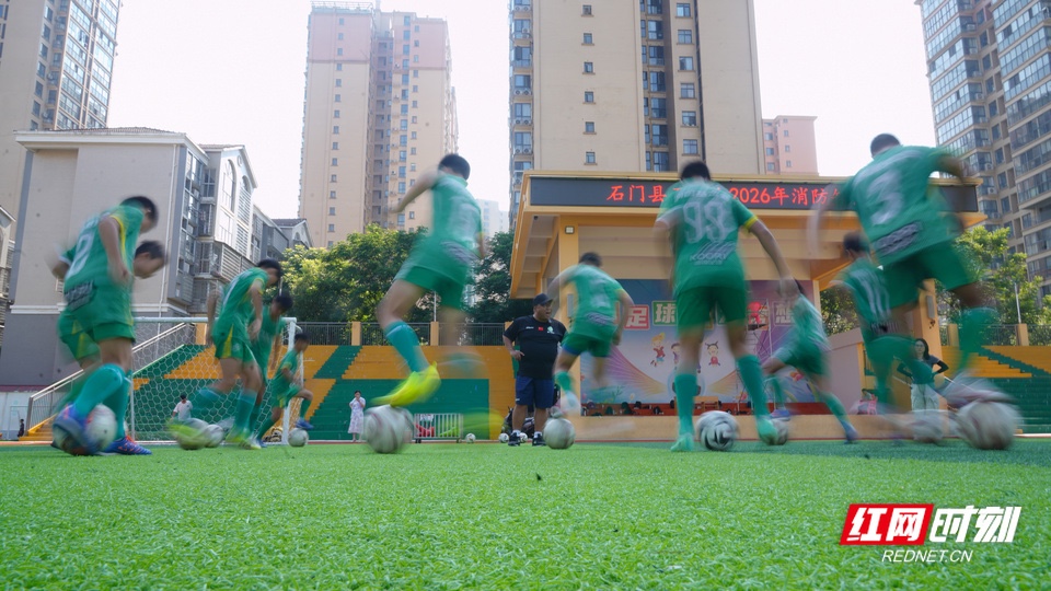 石门五小足球队_6.jpg
