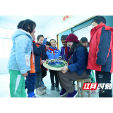 云上草原的希望之路 书写交通扶贫的动人故事