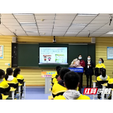 硬核开学第一课 驰援医生变“教师”