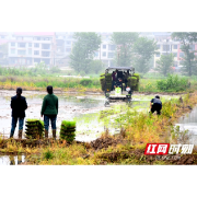 邵阳新邵县：种田“神器”助春耕 省时省力还增产