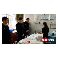 新宁：一小孩生命垂危 城管雨夜支援送医