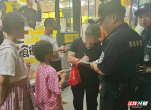 邵阳一八岁女童意外走失，快警及时帮助找回