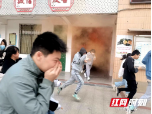 邵阳市第十二中学举行消防应急疏散演练活动