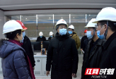严华就影响市区环境空气质量突出问题进行调研