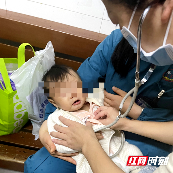 隆回：6个月婴儿异物卡喉命悬一线，医护接力抢救化险为夷_邵商网