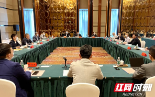 华学健与华润燃气集团党委书记、总裁杨平一行举行座谈