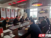 邵阳市人大常委会副主任唐渊一行到市十二中学调研