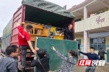 隆回：爱心捐赠课桌椅 助力乡村教育振兴