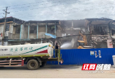 邵阳县九公桥镇拆除一栋经营性隐患房屋