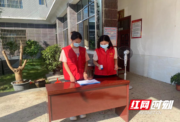 邵阳县九公桥镇：“志愿红”助力筑牢疫情防线