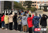 邵东公安：鲜花致敬护学岗 警民共庆警察节