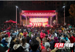 “舞动火车头 引领振兴路”广场舞赛点亮双清夜空