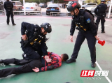 以练促战 淬炼精兵——邵阳县公安局组织开展最小作战单元“防砍杀”项目演练