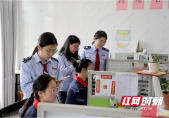 武冈：退税服务优 出国“税路”通