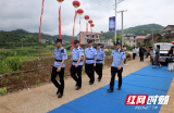 邵东公安护航流泽第二届杨梅文化节