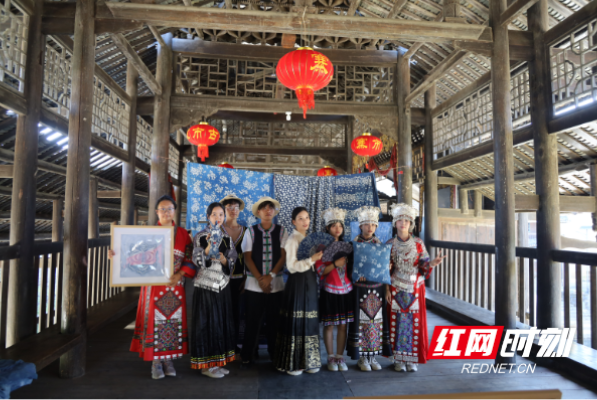 邵阳学院：蓝印花布之韵 非遗课堂结课展