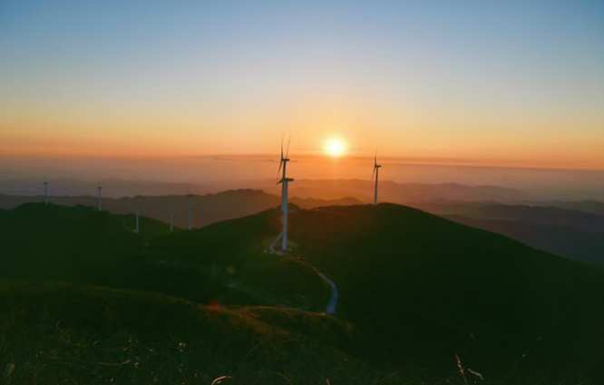 印象邵阳丨每日一景：新邵县岳坪峰日出