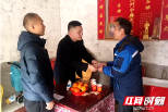 新宁县回龙寺镇：新春慰问暖人心 情系军属显担当