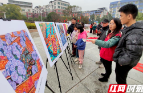年味浓丨湖南新宁：义赠春联赏年画 文明实践送“福”忙